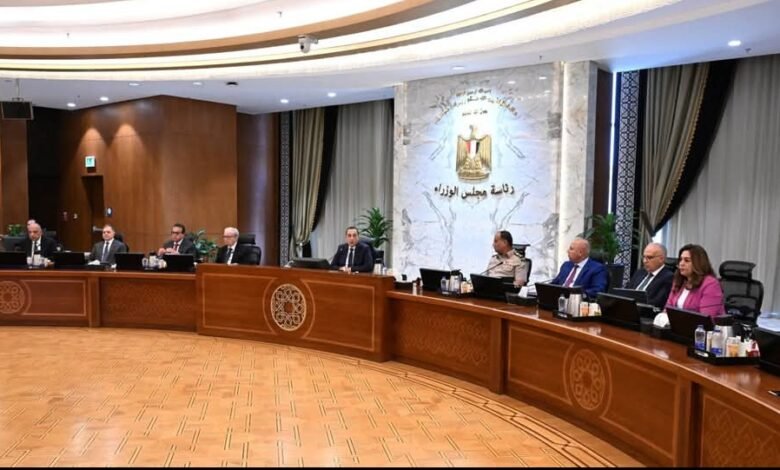 رئيس الوزراء يناقش اليوم عدد من القضايا والملفات المختلفة 1
