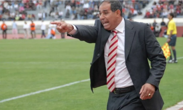 المدرب المغربي بادو الزاكي خلال مؤتمر صحفي بعد تعيينه لقيادة المنتخب الأردني