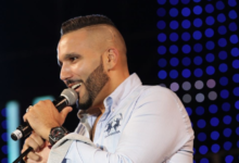 الفنان الجزائري رضى الطالياني بعد توقيفه من طرف الشرطة بالمحمدية بتهمة السياقة تحت تأثير الكحول