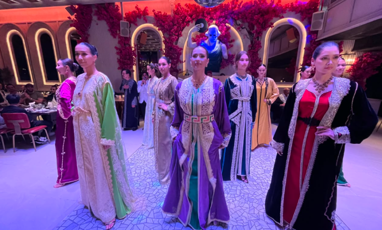 عرض القفطان المغربي في بانكوك يظهر سحر التراث المغربي يتلألأ في بانكوك