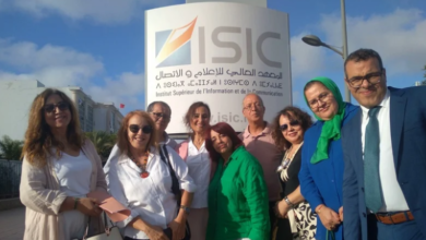 قاعة ندوة حيث منتدى ينادي بإجراء إصلاحات إعلامية شاملة لتعزيز الديمقراطية والمواطنة