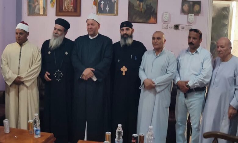بعد حريق كنيسة الملاك ميخائيل.. وفد من أوقاف المنيا يجسد روح الوحدة الوطنية في زيارة تضامن بقرية حلوة 1
