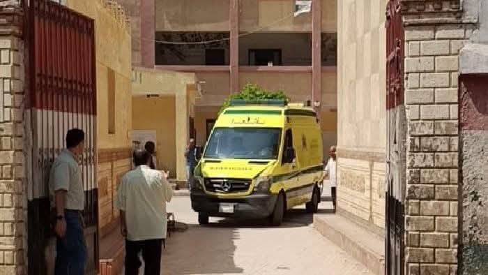 إغماء ملاحظة داخل لجنة ثانوية عامة بالعبور ونقلها إلى المستشفى 1