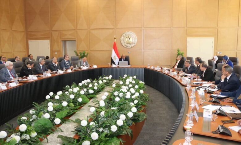 وزير الكهرباء: لا تهاون مع الأجهزة المهدرة للطاقة.. وتشديد الرقابة على الأسواق لحماية الإقتصاد 1