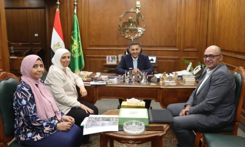محافظ القليوبية يبحث مشروع امتداد مترو الأنفاق إلى شبين القناطر بطول 19.2 كم 1 جانب من الاجتماع
