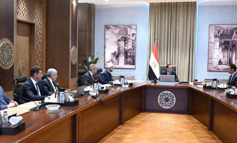 رئيس الوزراء يناقش الحلول المقترحة لأرض نادي الزمالك التابعة للأوقاف 1
