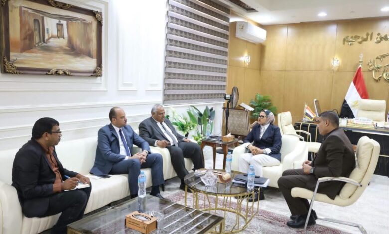 محافظ الوادي الجديد تفتح ملفات المواطنين مع النواب والشيوخ 1