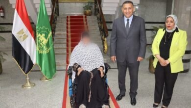 محافظ القليوبية يسلّم كرسيين كهربائيين لاثنين من ذوي الهمم استجابةً لطلباتهما 2