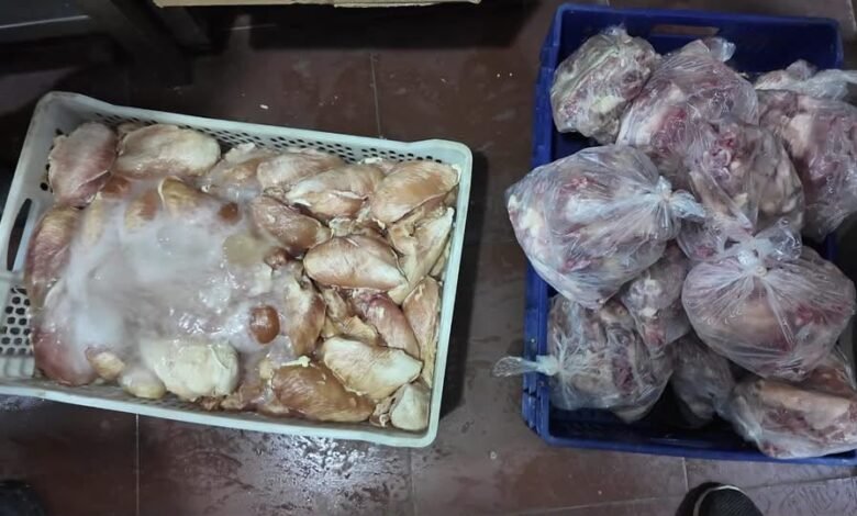 ضربة تموينية جديدة.. ضبط 500 كيلو دواجن مجهولة المصدر بعاصمة كفرالشيخ 1