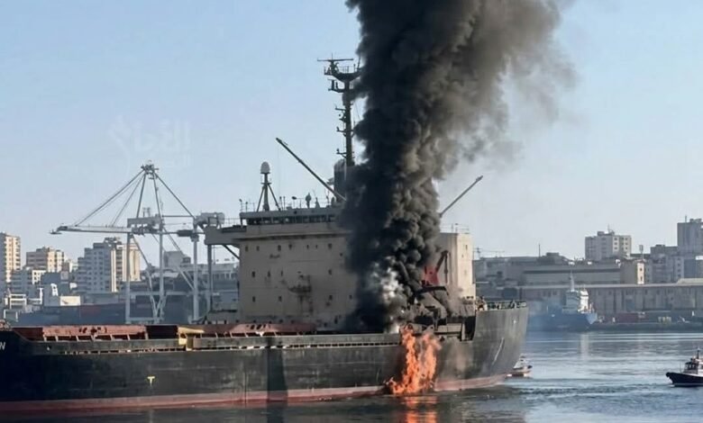 عاجل..مصـ،ـرع بحارة مصريين وسوريين في قصـ،ـف سفينة داخل ميناء أوكراني 1