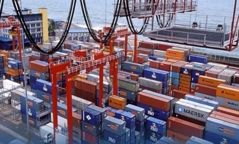 موانئ البحر الأحمر تتداول 22 ألف طن بضائع و836 شاحنة خلال 24 ساعة 1