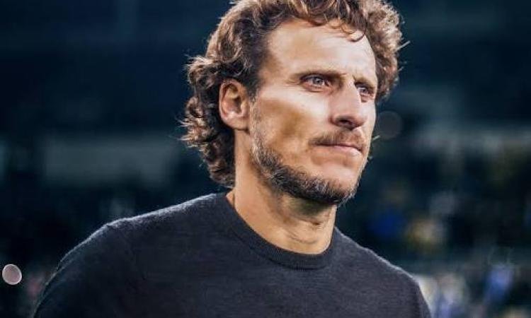 الإتحاد الأوروجواياني يُقدم دييجو فورلان مدربًا للمنتخب 1