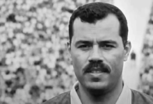 صورة تذكارية للحكم الجيلالي غريب خلال مسيرته التحكيمية التاريخية