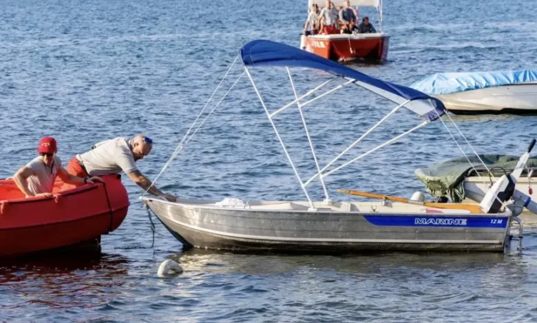 صورة تعبيرية توضح العثور على جثة زوج وزيرة إيطالية في قاع البحيرة