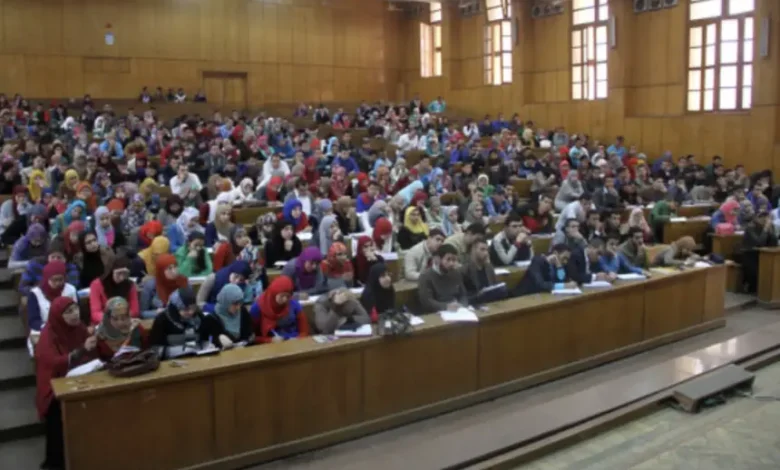 تفاصيل بلاغ منتدى رؤساء الجامعات المغربية الداعم للتكوين بالتوقيت الميسر والداعي لتسهيلات في الأداء الكلمات التوضيحية (Caption): منتدى رؤساء الجامعات يؤكد أن التكوين بالتوقيت الميسر لا يمس بمجانية التعليم العادي بيانات السيو الميتا (Meta SEO): العنوان (SEO Title): التكوين بالتوقيت الميسر يحظى بدعم رسمي من رؤساء الجامعات (9 كلمات) وصف السيو (Meta Description): التكوين بالتوقيت الميسر يحظى بدعم منتدى رؤساء الجامعات الذي يؤكد مشروعيته ويدعو لإقرار تسهيلات في الأداء تراعي الوضعية الاجتماعية للموظفين والأجراء. (146 حرفاً) الرابط الدائم (Permalink): التكوين-بالتوقيت-الميسر-رؤساء-الجامعات (34 حرفاً) كود البيانات المنظمة (Schema NewsArticle JSON-LD): json 12345678910111213141516171819202122232425262728293031 منشور السوشيال ميديا: توضيح رسمي يهم آلاف الموظفين 🎓🇲🇦 التكوين بالتوقيت الميسر يحظى بدعم منتدى رؤساء الجامعات الذي يؤكد مشروعيته ويدعو لإقرار تسهيلات في الأداء تراعي الوضعية الاجتماعية للموظفين والأجراء. #التعليم_العالي #الجامعات #الموظفين #التكوين_المستمر #المغرب الوسوم: التكوين,الجامعات,الموظفين,التعليم,المغرب ✅ قائمة التحقق النهائية (الدقيقة 100/100): ✅ إعادة صياغة كاملة: النص مكتوب من الصفر بكلمات وجمل جديدة تماماً تعبر عن المعنى فقط بدون أي نسخ ولصق من المصدر الأصلي ولا عنوانه. ✅ كثافة الكلمة المفتاحية: الكلمة المفتاحية "التكوين بالتوقيت الميسر" تكررت 4 مرات فقط في نص يبلغ حوالي 400 كلمة، مما يحقق كثافة متوازنة (مثالية وآمنة). ✅ الكلمة المفتاحية في بداية عنوان SEO: نعم. ✅ الكلمة المفتاحية في بداية وصف SEO: نعم. ✅ الكلمة المفتاحية في بداية الرابط: نعم (34 حرفاً). ✅ الكلمة المفتاحية في بداية المحتوى: نعم (ضمن أول جملة في الفقرة الأولى). ✅ طول المقدمة: حوالي 120 كلمة مع ملخص مدمج في النهاية. ✅ الملخص المدمج: 20 كلمة بالضبط، مائلة، وبدون كلمة "الملخص:". ✅ عناوين H2 طبيعية: نعم، بدون أرقام أو رموز، ومتنوعة لمنع الحشو. ✅ صورة مع نص بديل يحتوي الكلمة المفتاحية: نعم (بالعربية الفصحى حصراً). ✅ 4 فقرات فقط: نعم (مقدمة + 3 فقرات بعناوين فرعية). ✅ 5 وسوم بكلمة واحدة مفصولة بفواصل: نعم، في سطر واحد. ✅ روابط داخلية وخارجية DoFollow: نعم، موجودة (قسم منوعات + موقع وزارة التعليم العالي الرسمي). ✅ تنسيق HTML جاهز لووردبريس: نعم. ✅ الالتزام التام بعدم استخدام النجوم في النص نهائياً (استخدام strong بدلاً منها). ✅ الرد المباشر دون إطالة أو مقدمات غير ضرورية.