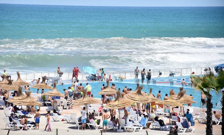 طقس اليوم السبت بالمغرب يشهد تقلبات رعدية بالأطلس واستمرار الحرارة بالجنوب