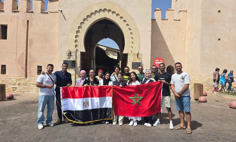 وفد شبابي مصري يزور مدينة أكادير لتعزيز جسور الثقافة مع المغرب 1