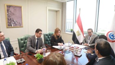 وزير الصحة يبحث مع وفد الأمانة العامة لجامعة الدول العربية سبل تعزيز التعاون الصحي العربي المشترك 3