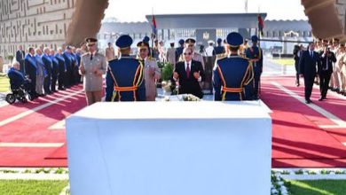 في ذكرى أكتوبر.. السيسي يضع إكليل الزهور على النصب التذكاري وقبري السادات وعبد الناصر 9